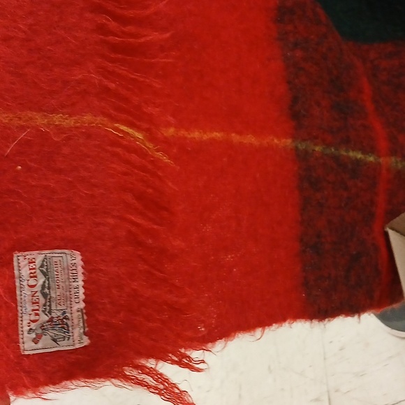 Glen Cree Red Mohair Blanket Trow - Picture 4 of 5